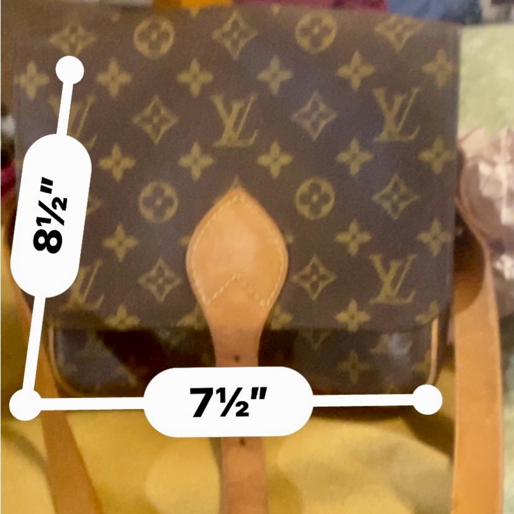 Stylish and Beautiful Louis Vuitton Brown Monogram Messenger Bag - Picture 9 of 9